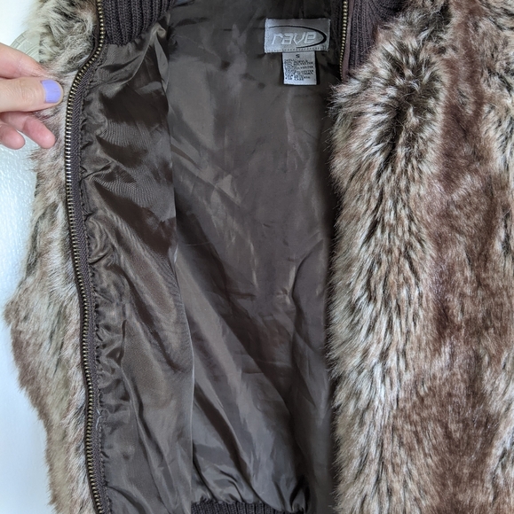 Fake fur vest, warm - Picture 6 of 8